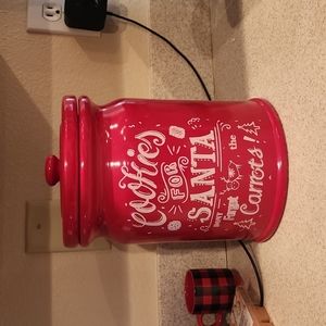 Magenta cookie canister